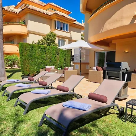 Fabulous In Elviria Hills 아파트 마르베야