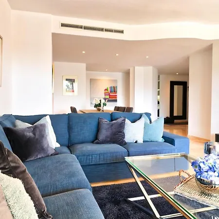 Fabulous In Elviria Hills Апартаменти *